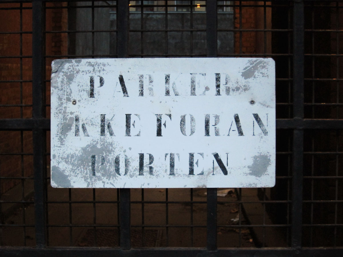 Parker ikke foran porten