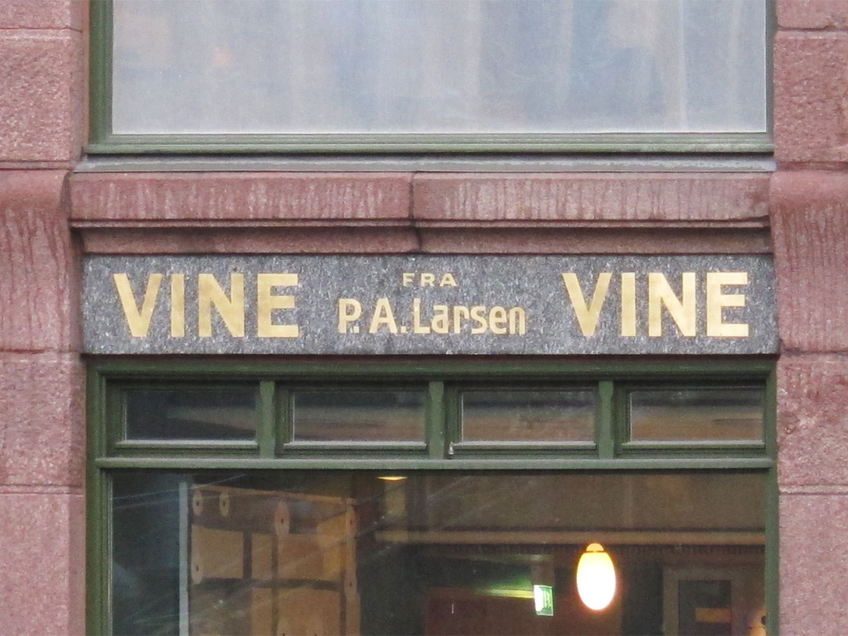 Vine fra P.A.Larsen